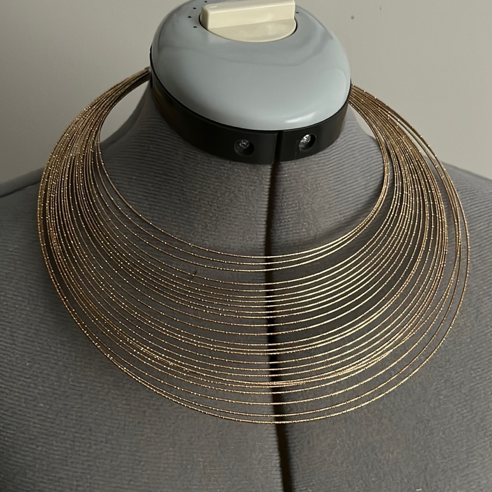 Gold wired necklace